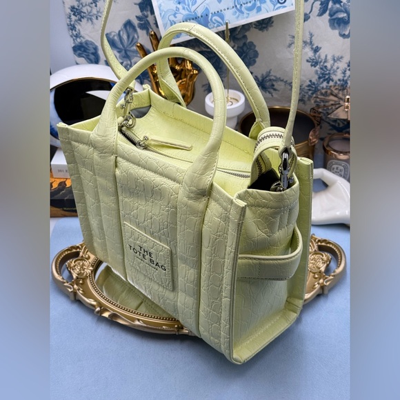 🆕 MARC JACOBS 🧿 NWT The Croc-Embossed Small Tote, Tender Yellow - Picture 4 of 15
